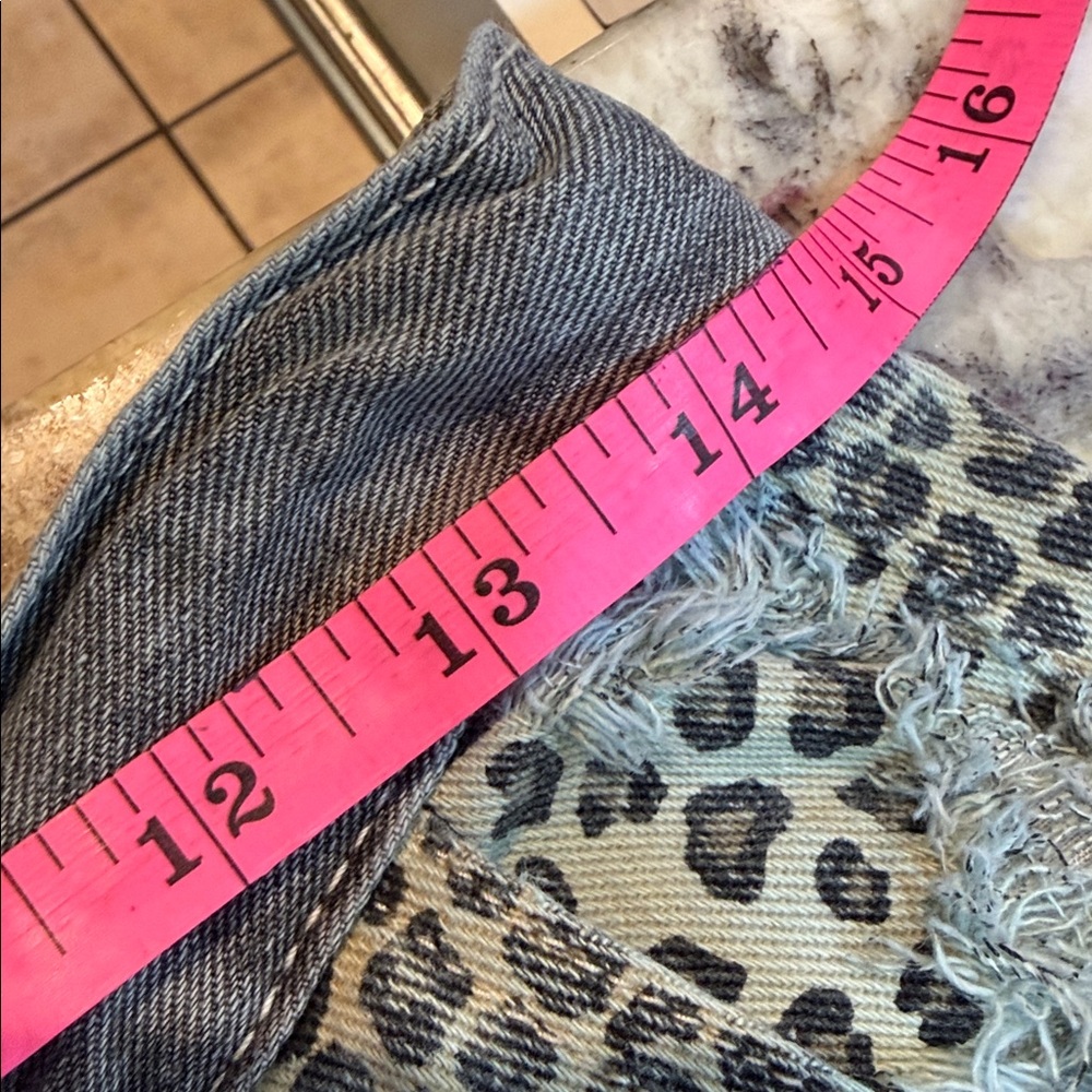 POL Women’s Printed Patchwork Leopard Denim Pants Gray/seafoam green Size Small - Picture 12 of 15